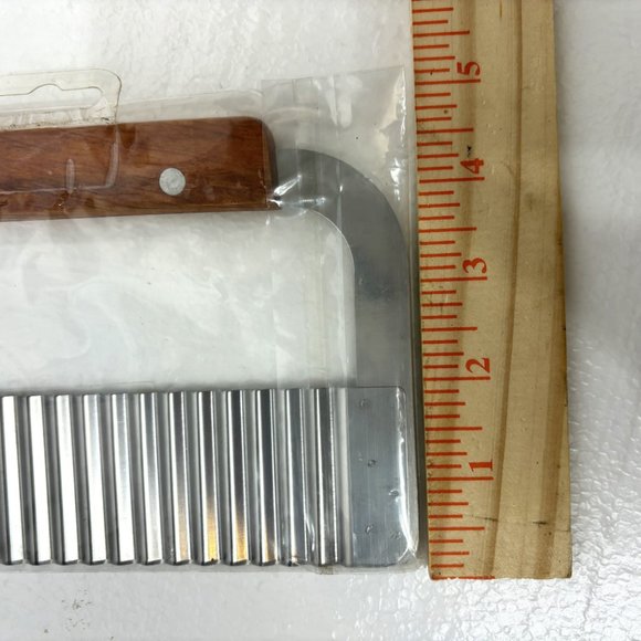 Artminds Stainless Steel Wavy Soap Cutter NWT - Picture 4 of 5